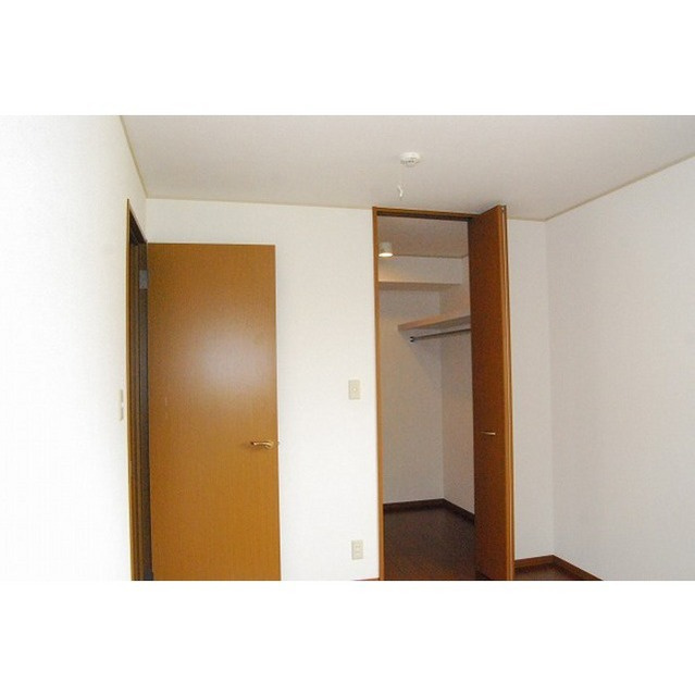 各務原市那加前洞新町４丁目のアパートの収納