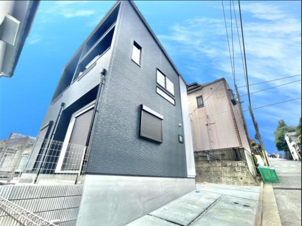 横浜市港南区芹が谷１丁目の新築一戸建の前面道路含む現地写真|周辺環境も合わせてご案内させて頂きます！
お気軽にお問い合わせ下さい！