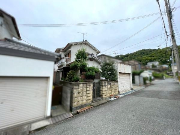 和歌山市園部　中古戸建の前面道路含む現地写真