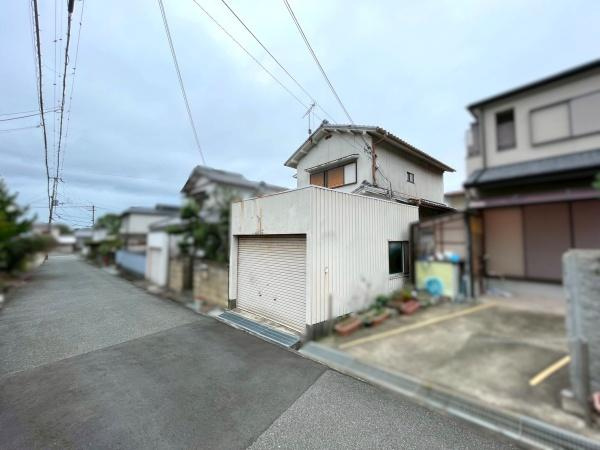 和歌山市園部　中古戸建の前面道路含む現地写真