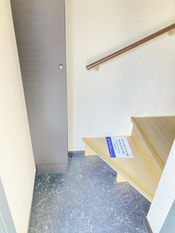 レオネクスト坂井砂山の玄関|2階の写真です。