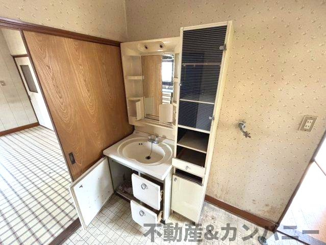旭町中古戸建の独立洗面台|独立洗面化粧台付き