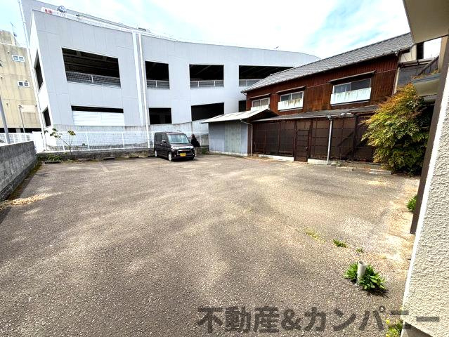 旭町中古戸建の駐車場|駐車場の用意があります