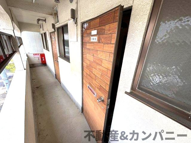 旭町中古戸建の玄関|2階の１Rのお部屋です。毎日通る玄関はこちらです