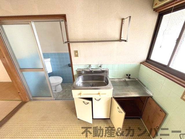 旭町中古戸建のキッチン|2階の１Rのお部屋です。キッチンです