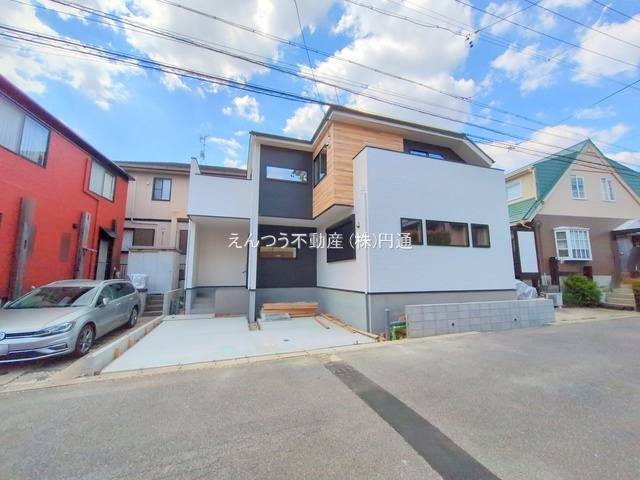 KIS梅森台1期の前面道路含む現地写真