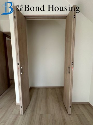 閑静な住環境　桃山台6丁目　新築2区画　1号棟の収納