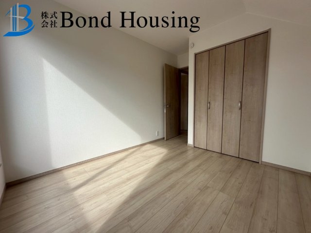 閑静な住環境　桃山台6丁目　新築2区画　1号棟の洋室