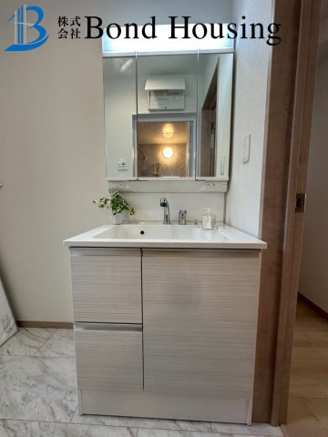 閑静な住環境　桃山台6丁目　新築2区画　1号棟の独立洗面台