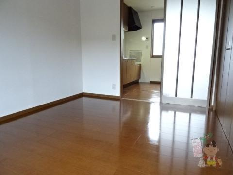 ソレイユ津高の居間・リビング|洋室