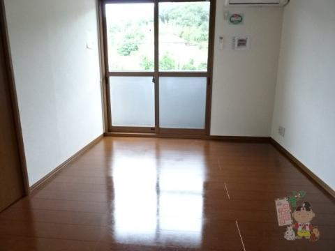 ソレイユ津高の居間・リビング|洋室