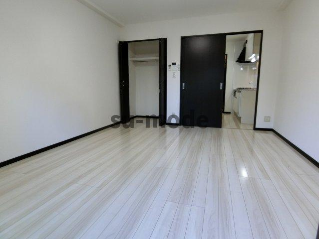 アンプルフェールグリシーヌの洋室