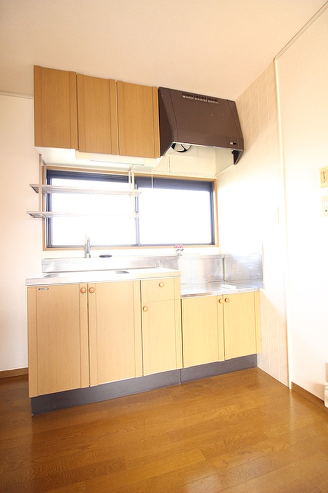 ドエリング朝妻【キャッシュバック対象物件】のキッチン|キッチンでお料理をお楽しみください