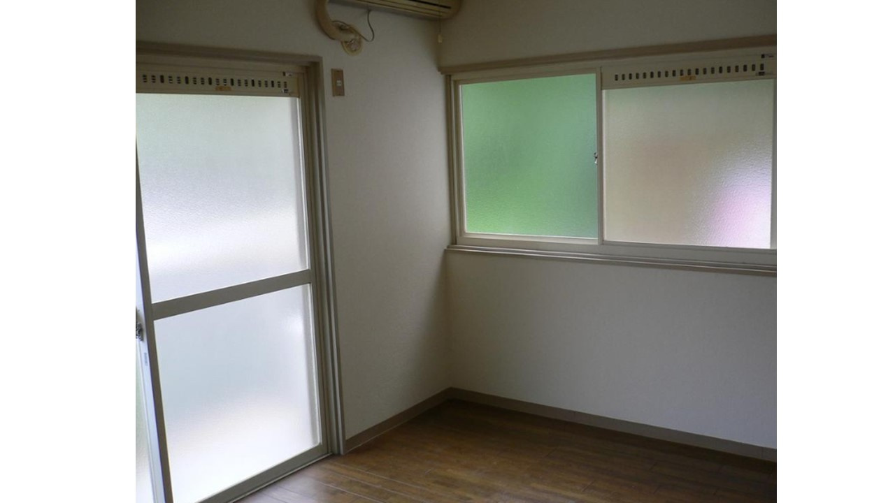 川西市花屋敷１丁目　一棟収益アパート　リフォーム履歴有の洋室