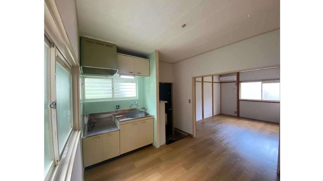川西市花屋敷１丁目　一棟収益アパート　リフォーム履歴有のキッチン