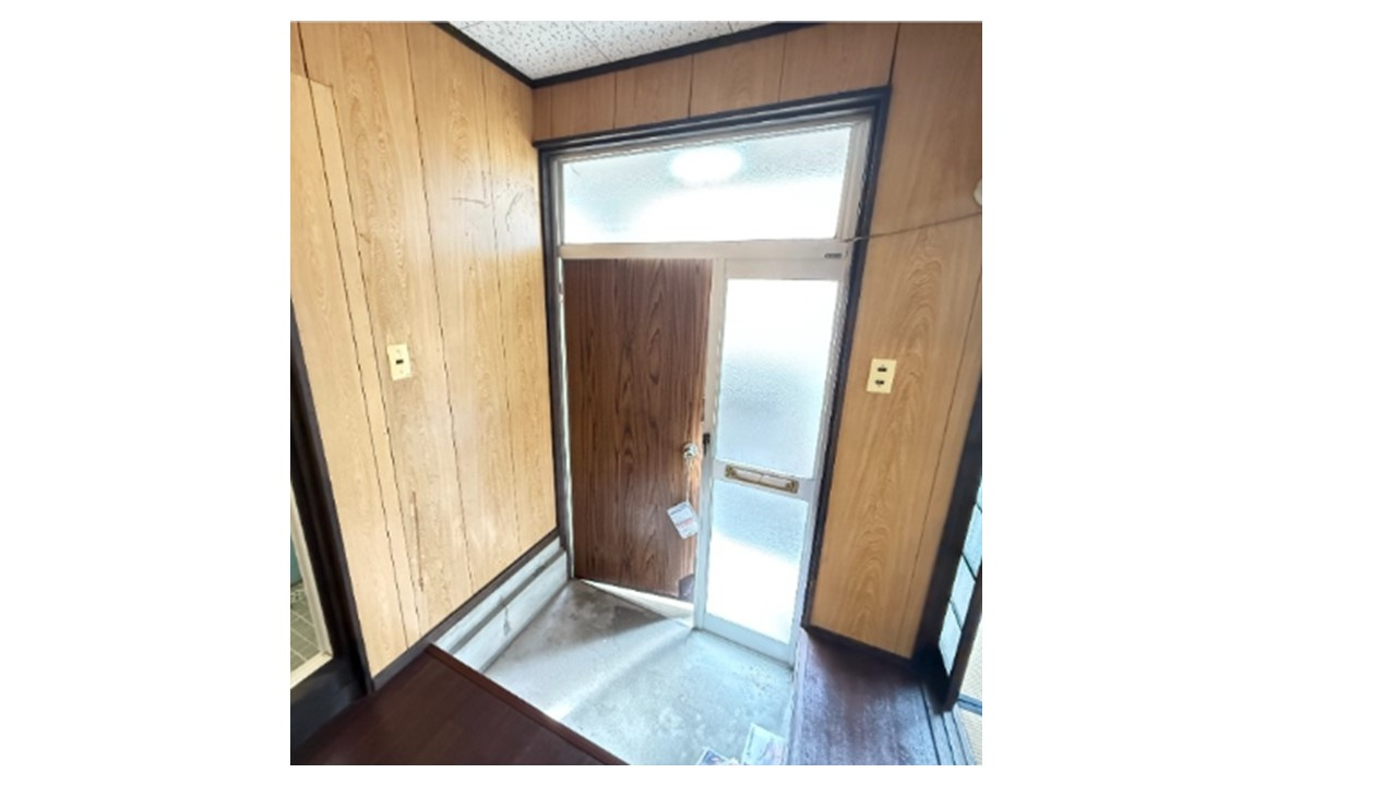 神戸市長田区高取山町1丁目　収益アパートの玄関