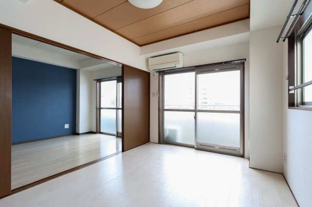 トーヨーハイツの洋室|リビング横6帖洋室　2023年3月にクロス・床張り替え