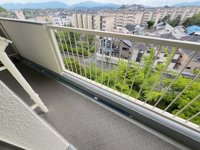 公団狭山住宅8号棟のバルコニー