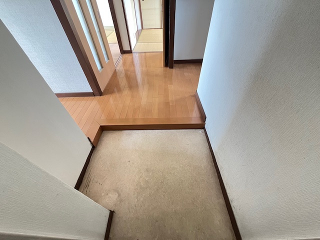 公団狭山住宅8号棟の玄関