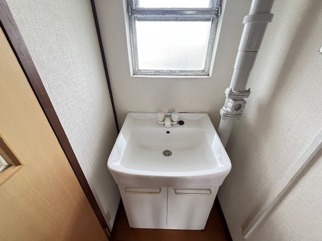 公団狭山住宅8号棟の独立洗面台