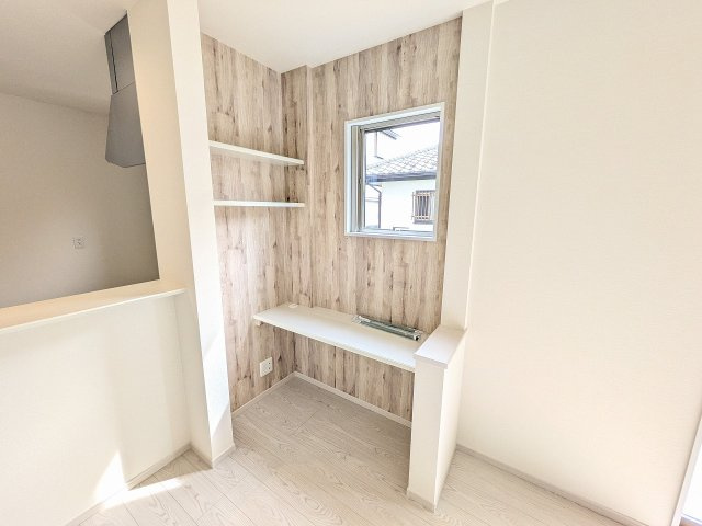 八王子市　北野台　新築一戸建て　９期の内装|～リビングには、リモートワークやお子様のスタディスペースに大活躍のカウンター付き～