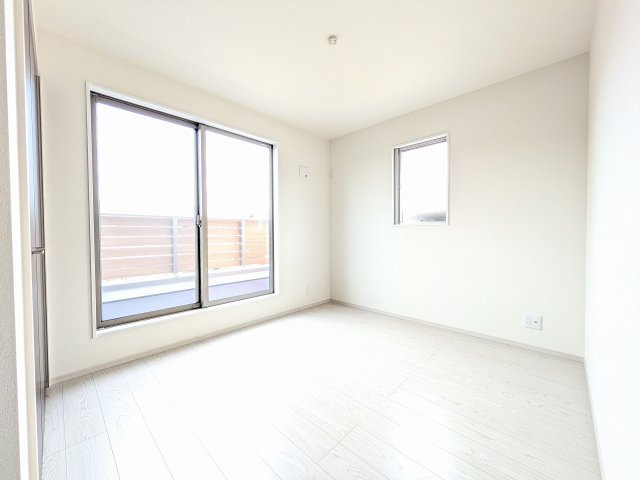 八王子市　北野台　新築一戸建て　９期の子供部屋|～2階5.25帖の洋室　2面採光で明るく風通しの良いお部屋です～