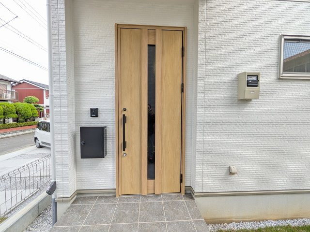 八王子市　北野台　新築一戸建て　９期の玄関|～玄関は安心のWロックキーを採用～