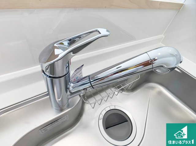 明石市大久保町八木　第3期　新築一戸建ての設備|浄水器を内蔵！炊飯時、お茶を作る時に安心してお水を使えます！お湯と冷水、浄水と原水、シャワーの切替えもワンタッチです！