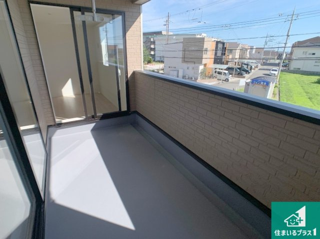 明石市大久保町八木　第3期　新築一戸建てのバルコニー|ワイドバルコニーは洗濯物を干すスペースが広いのでご家族が多くても安心！