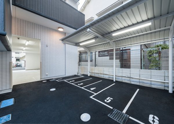 【駐車場】
