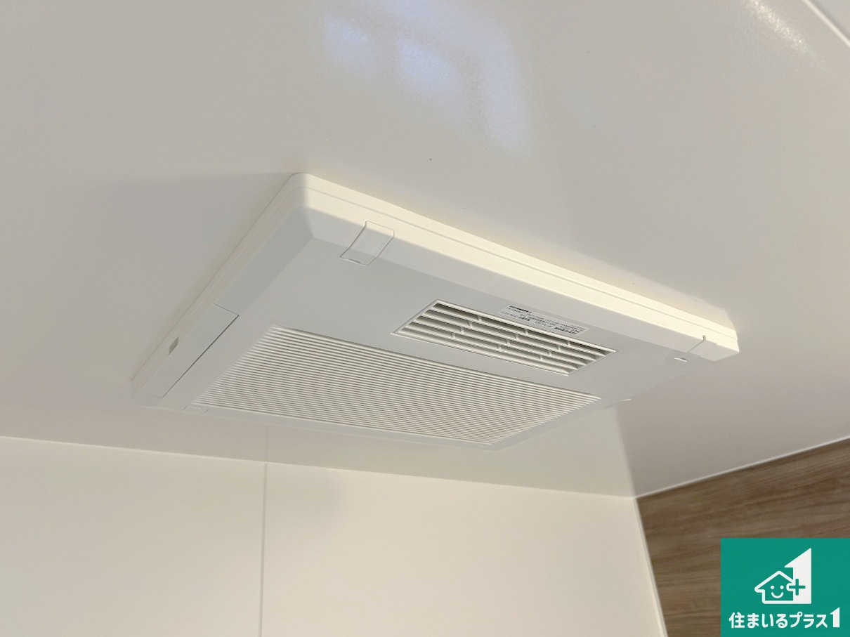 神戸市垂水区桃山台　新築一戸建ての冷暖房・空調設備|四季を通して快適なバスライフをお手伝いする浴室暖房乾燥機！浴室の乾燥・暖房・涼風・換気はもちろん、２４時間換気にも対応！