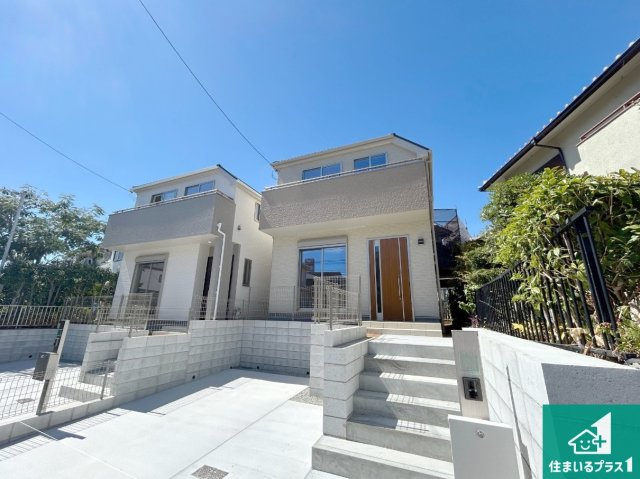 神戸市垂水区桃山台　新築一戸建ての外観|お客様に長く安心して住んでいだだける事にこだわった家づくり！住んでからのアフターサービスにもしっかりと取り組んでいます！