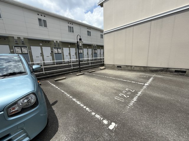 マインドハイツ辻井Ｂの駐車場