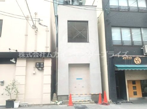 WEST SIDE UTSUBOの外観