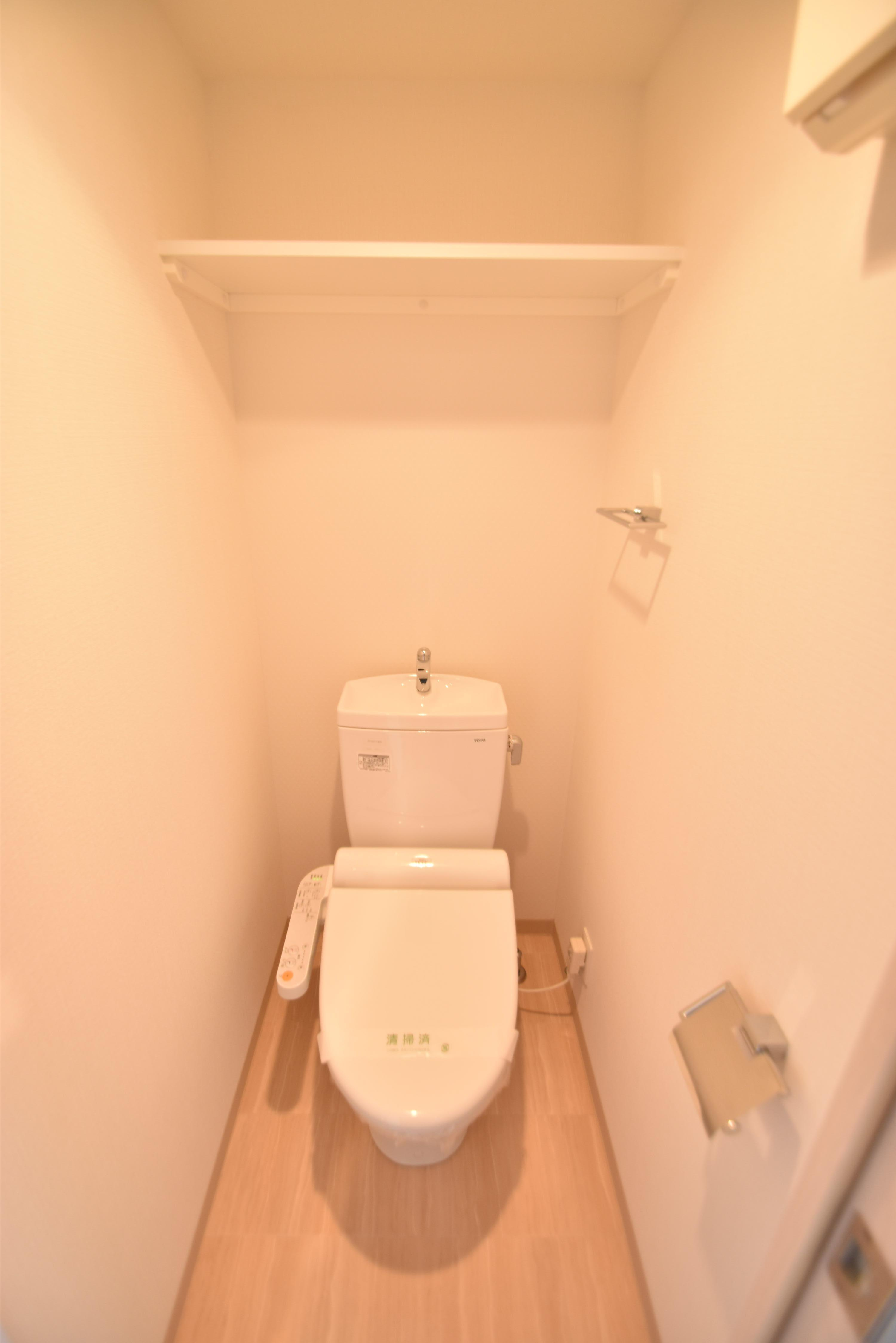 大阪市都島区東野田町１丁目の賃貸マンションのトイレ