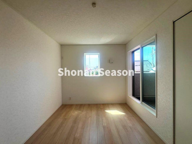 【洋室】 |  2階は各部屋「6帖以上」あり、収納も充実しています◎