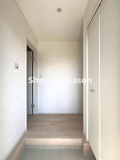 【玄関】 | 「ピッキング対策付き玄関ドア」で防犯対策されています◎