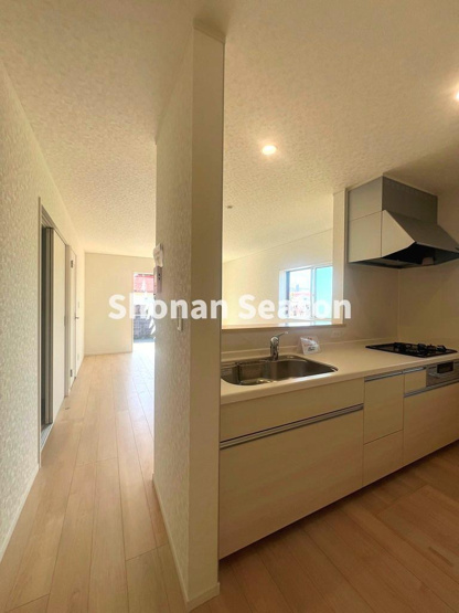 【キッチン】 | 家族とのコミュニケーションも弾むカウンターキッチンです♪