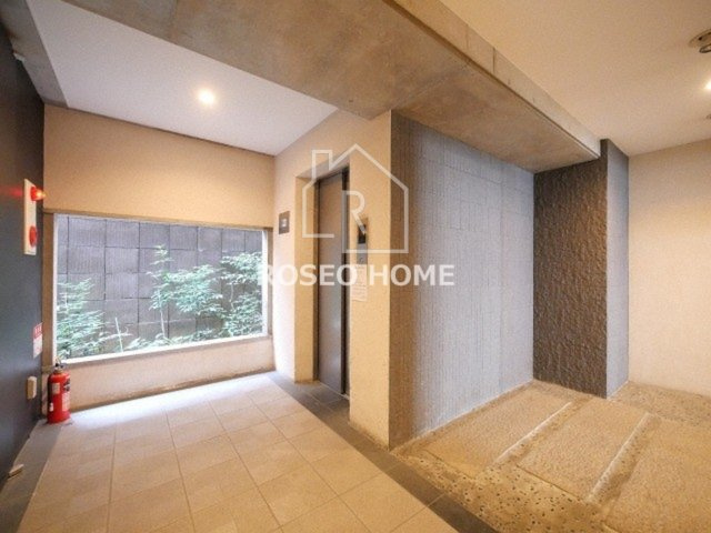 天満アパートメントのロビー