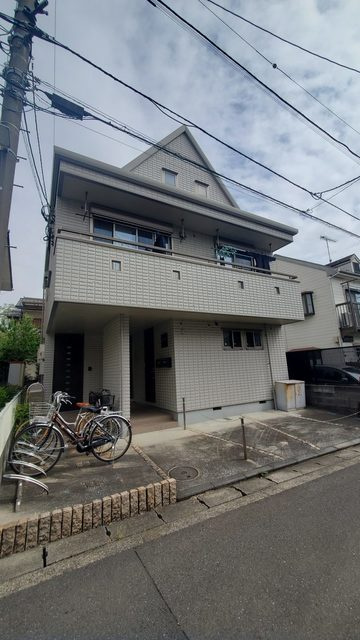 アローハイツのエントランス
