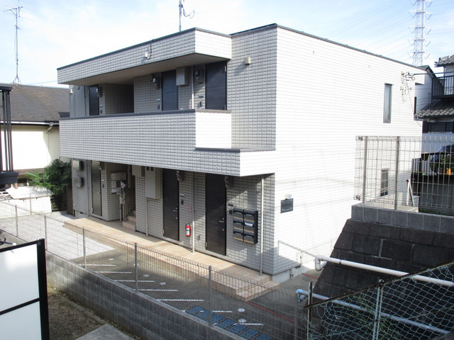 MAISON DE AZALEEのエントランス|２０１３年３月完成　耐震耐火構造の旭化成へーベルメゾン