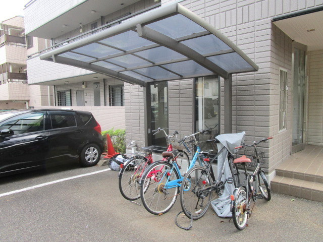 メゾンボナールのその他共用部分|屋根付き駐輪場