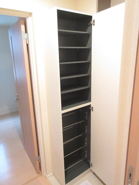 Ｓｕｎｎｙ ＨｅｉｍｓⅢの玄関|玄関にはシューズボックス付