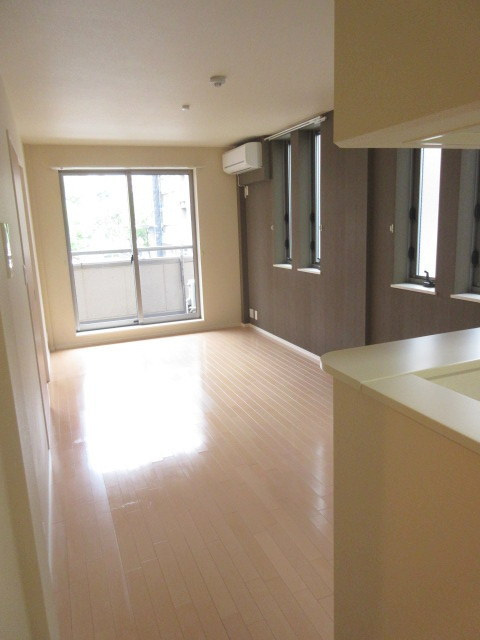 Ｓｕｎｎｙ ＨｅｉｍｓⅢの居間・リビング|南西向き日当良好なＬＤＫ