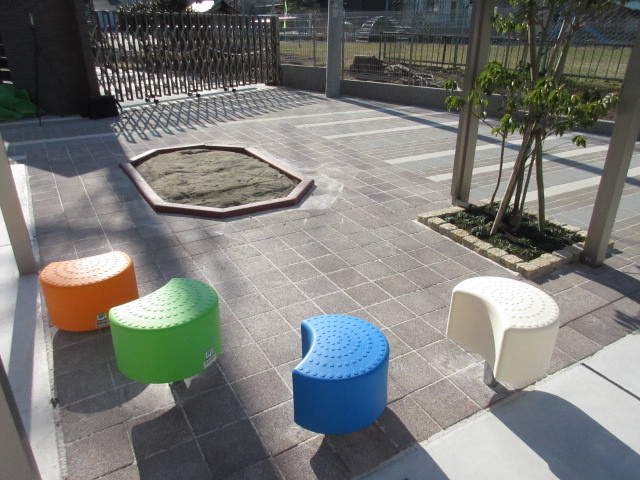 ＢＯＲＩＫＩ横浜みどり　A棟のその他共用部分|「母力の庭」砂場で遊ぶお子様を見守れます