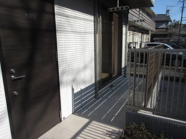 ＢＯＲＩＫＩ横浜みどり　A棟のバルコニー|明るい日差しが注ぎます