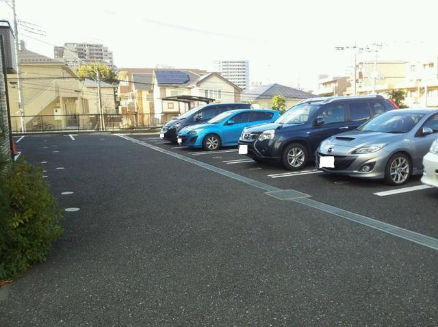 メゾンエミネンスの駐車場|敷地内駐車場空きあり