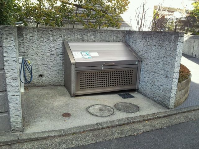 メゾンエミネンスのその他共用部分|専用ゴミストッカー