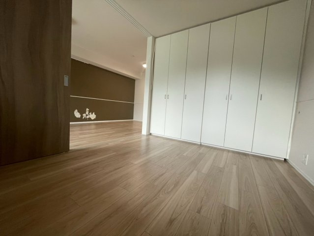Ｌａ　Ｃｏｕｒ　Ｍｉｙａｋｏ　Ｅａｓｔ　の洋室