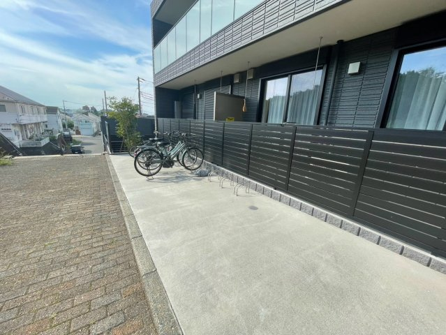 Ｌａ　Ｃｏｕｒ　Ｍｉｙａｋｏ　Ｅａｓｔ　の駐車場